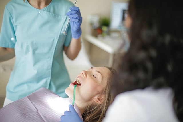 teeth-whitening-service